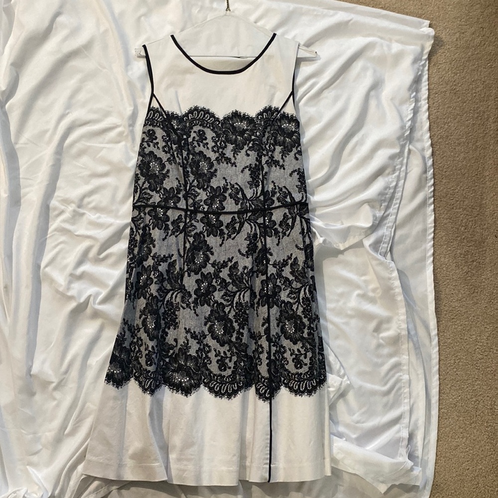 Black and white lace print dress